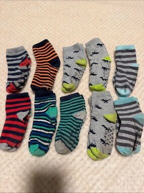 Multi-Color Boys' Crew Socks - Stripes & Dinosaurs - Pack of 10 Size 4-5t